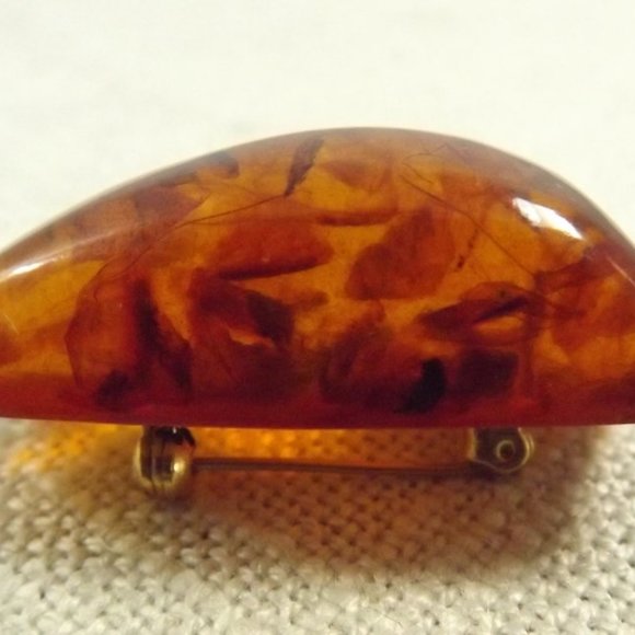 One-of-a-Kind Vintage Amber Brooch with Occlusions - Picture 7 of 10
